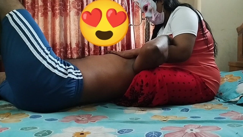 Teensex: La moglie con tette enormi prova a sedurre il migliore...