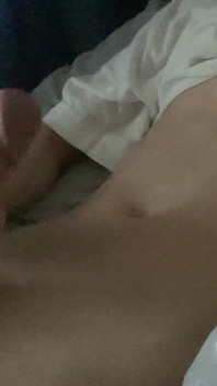 Twink Jerks off in His Bed and Cum on His Stomach
