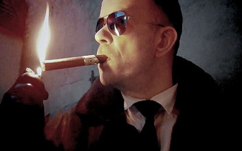 GERMANE_XL: Cảnh sát da 2