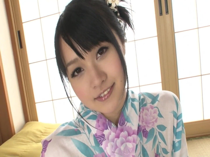 JAPAN IN LOVE: Dirty Kimono - escena - 1 morena asiática en Kimono disfruta de su...