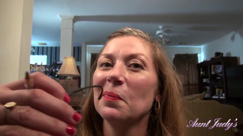 Aunt Judy's: AuntJudys - 43yo hairy pussy amateur MILF Isabella is your new secretary