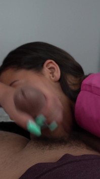 Asistente sexy Acacia și Denea suge pe rând pula mea tare