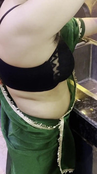 Bhabhi è stato scopata da dietro in cucina