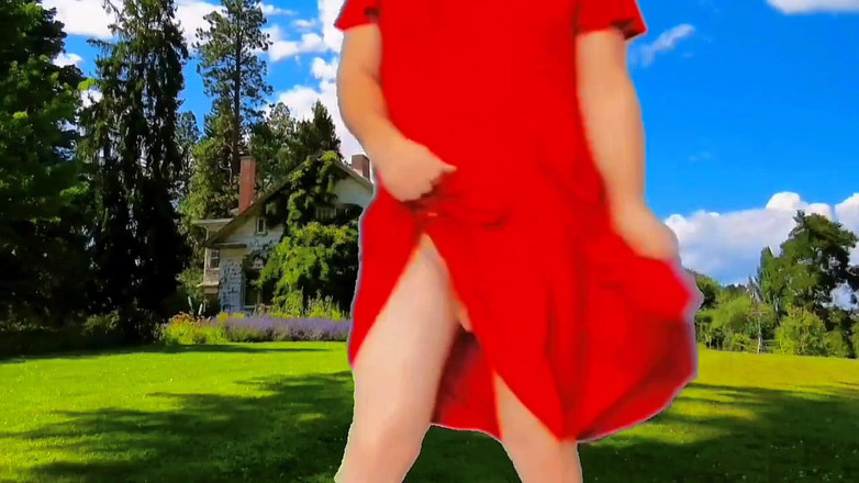 Kitty_Cross: 무대에서 매혹적인 춤을 추는 동안 웃는 화려한 Sissy