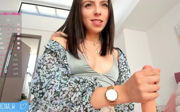 Cute Alice: Alice latina dễ thương với khuôn mặt xinh đẹp mang đến cho...