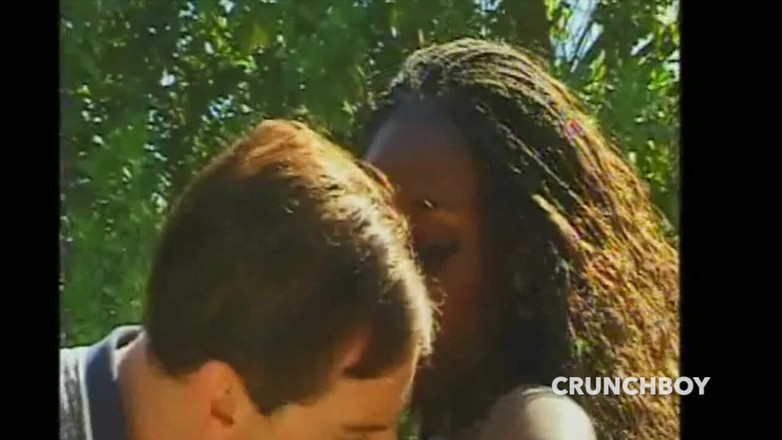 Bitch Girl Video: Doppia penetrazione Anale e figa con amici con sborrata finale