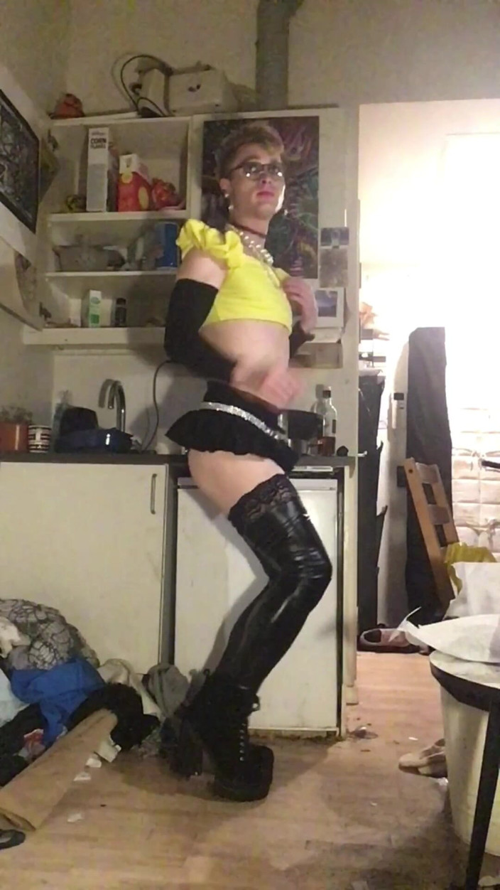 Sissy Cindy Slut: Pelacur terdedah Jes Brinch