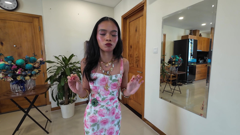 MaikaMann: Joven Esposa Asiática Tatuada Es Engañada - Marido Folla Sexo Robot...