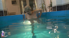 Old Nanny: Masturbarsi durante la sessione di nuoto