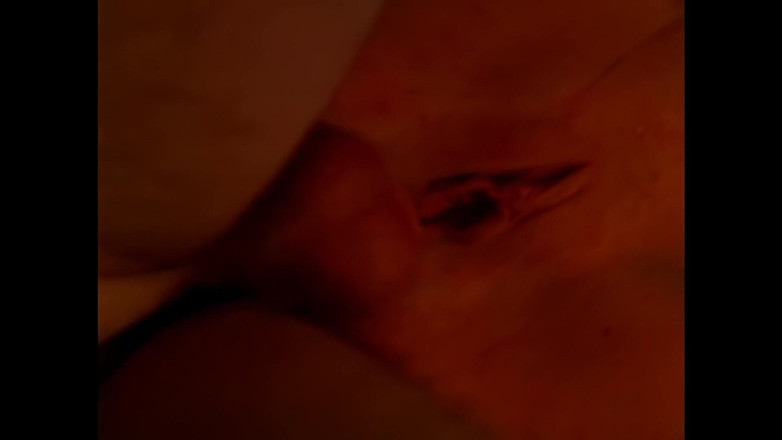 Bewitched!: Pirang sensual mendapat kacau di pantat selama sesi di solarium