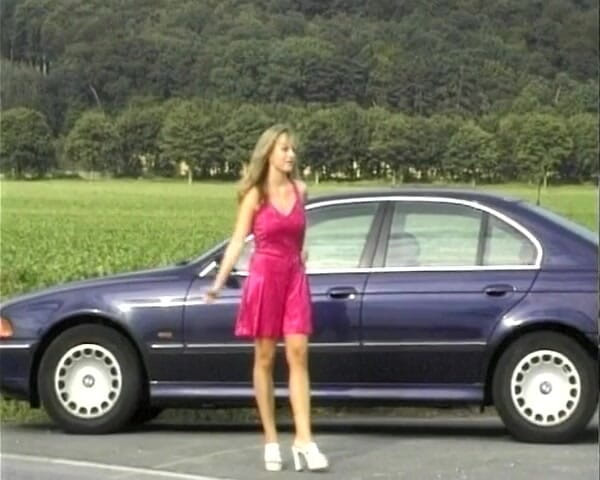 German Threesome: El autoestopista alemán recibió doble penetración