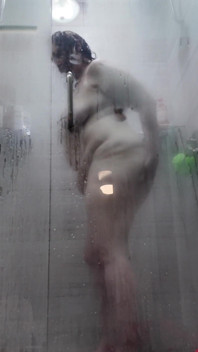 Sexy bbw Amanda škádlení ve sprše