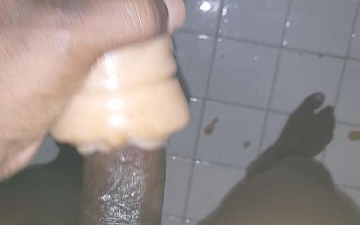Black guy: S7 E1 sục cu