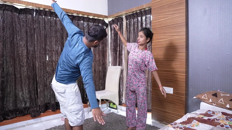 harry1: Indian Yoga Teacher Gives His Students a Special Treat with...