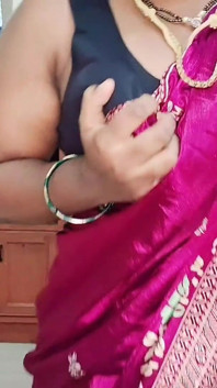 Couple tamoul, femme desi, seins sexy en sari et massage de gros pennis