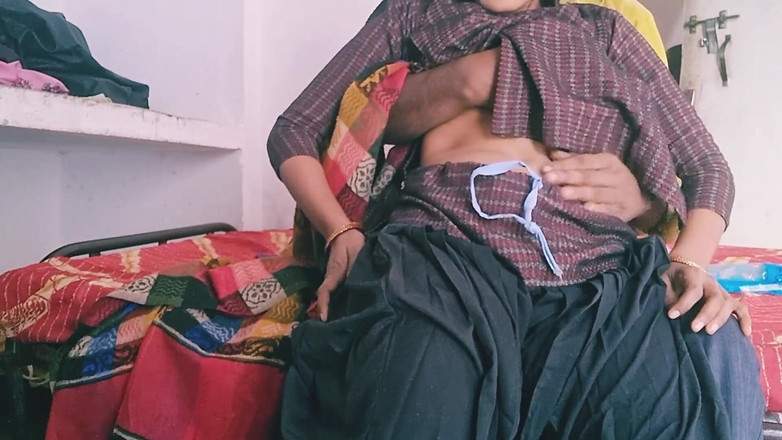 Rakesh: Pieprzyłem Bengalski Bhabhi z sąsiedztwa w stylu pieska.