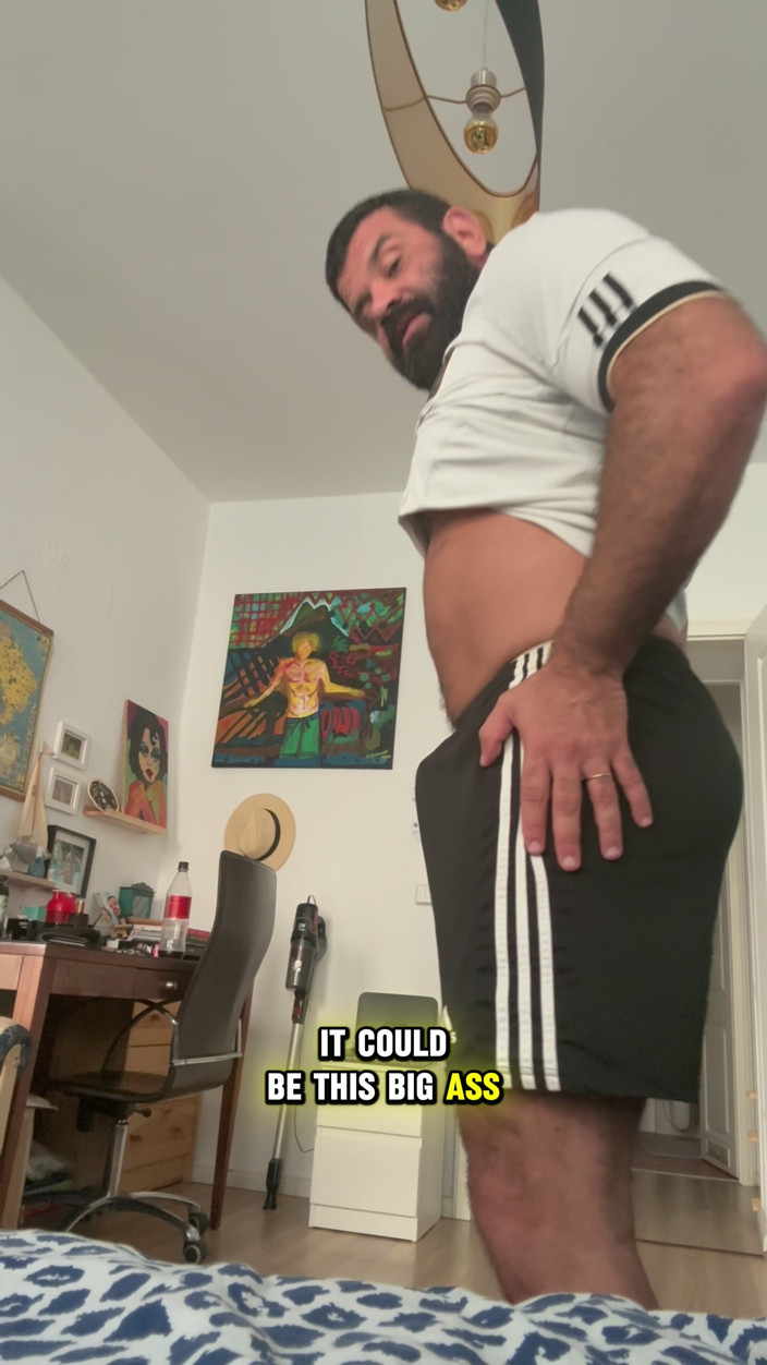 Massive daddy xxx: Delivery Guy Demands a 5-star Review