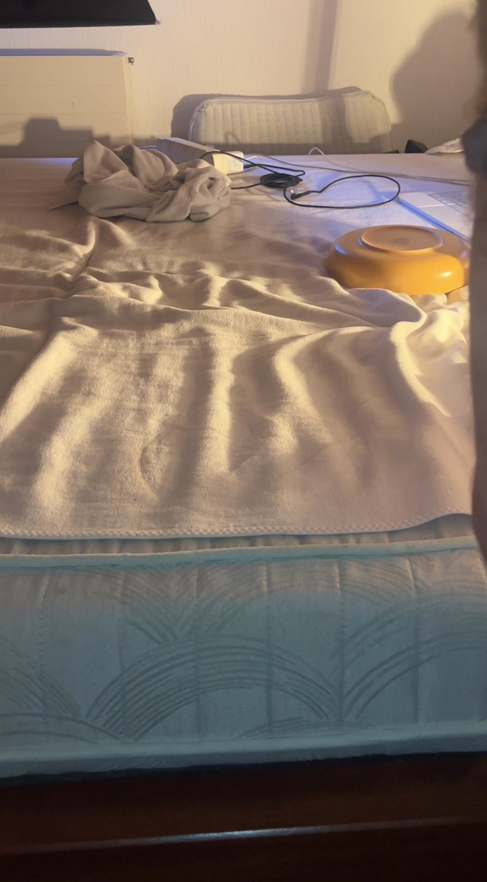 Almaviva: Un dildo di palle che dilata il culo del nonno,...