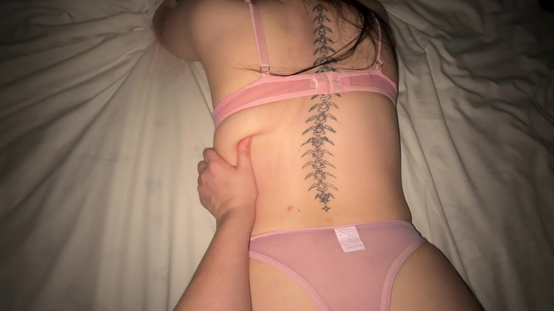 LuchCrush: Üvey kız kardeşim duş sonrası beni sert sikiyor