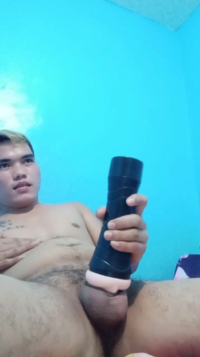 Bisucker: Ở một mình làm cho tôi phát điên khi nghĩ đến một...
