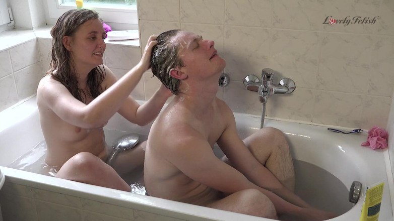 Fuck n Fetish: 욕조에 있는 여친 - 목욕