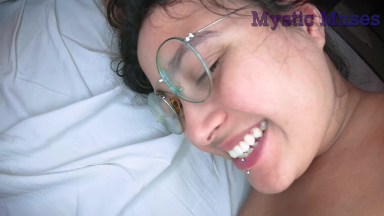 Kazbd: En Train De Baiser La Jolie De 19 Ans, Elle Adore...