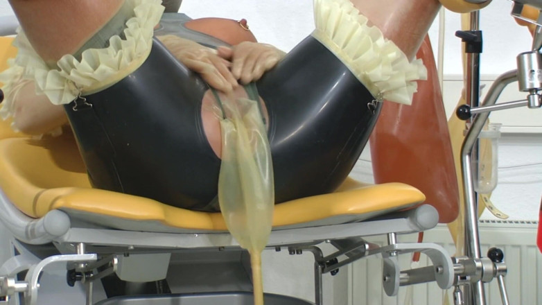 Rubber & Clinic Studio - 1ATOYS: Pisspants - hela gummi gyn pissar