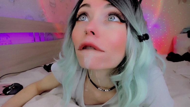 Dirty slut 666: Niebieskowłosa dziwka dostaje mleko na twarzy Ahegao
