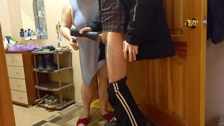 Zona901: Jerking off with a sex toy to a courier