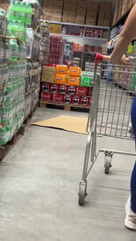 Fazendo Compras De Calça Bem Apertada