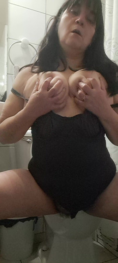 Mommy big hairy pussy: Pelacur, menggoda