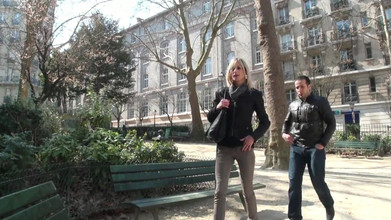 Matureandco: Cali Cruz, Ein Ziemlich Reifer Kuss Auf Der Couch