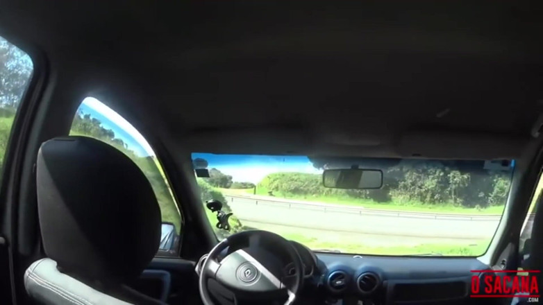 World Gay: Aftrekken in de auto