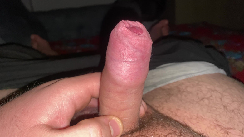OsiaCA: Acaricio mi pequeño pene antes de acostarme