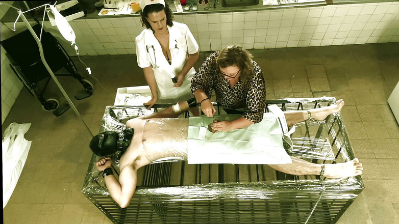 Mistress April: Dominatrix Mistress April - Nápravná služba, část 1