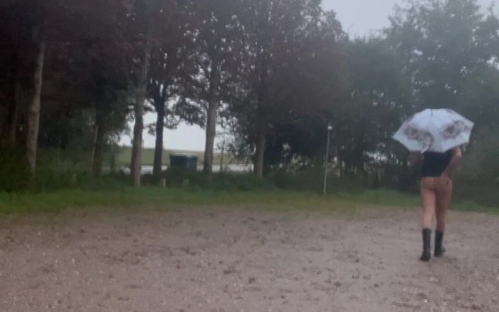 Kinky Bram: Wandelen in de regen