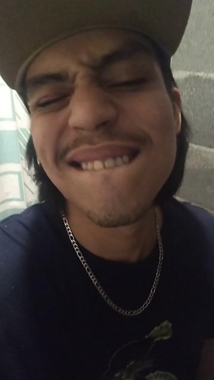 AlexAlejandro13: 내가 내 거시기를 잡는 방식이 마음에 드시나요?