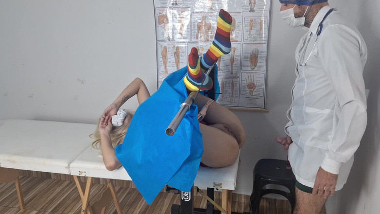 FannySquirting: Tajný Gynekolog Nevěděl, Že Je Natáčen!