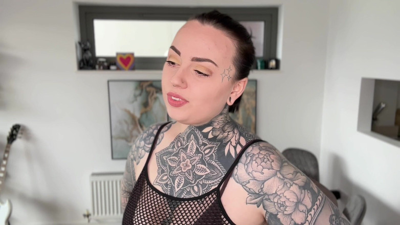 Miss Valentina: Entblößt die schlampe