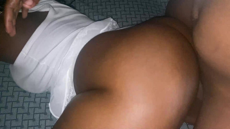 olivercastelistar: Šel jsem do ledničky a našel jsem služku v sukni...