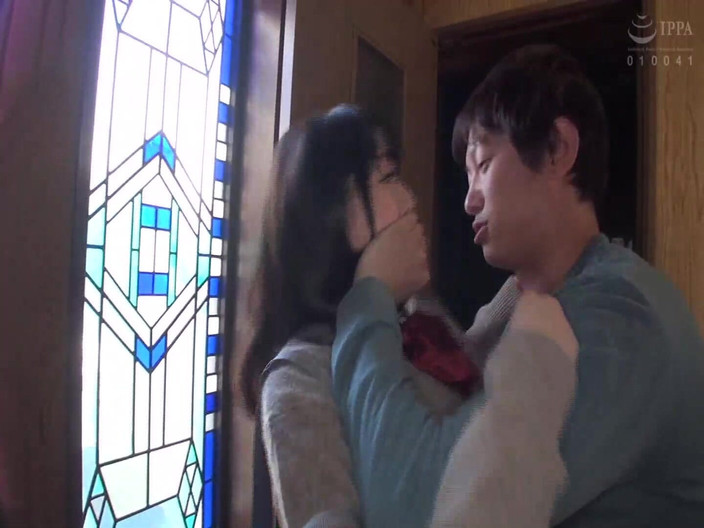 Vulture: 真实镜头：她住在一个安全的地方，但她被跟踪进入她的公寓