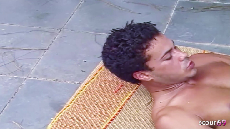 Shemale TS Collection: 金发拉丁人妖乱搞男人并射精