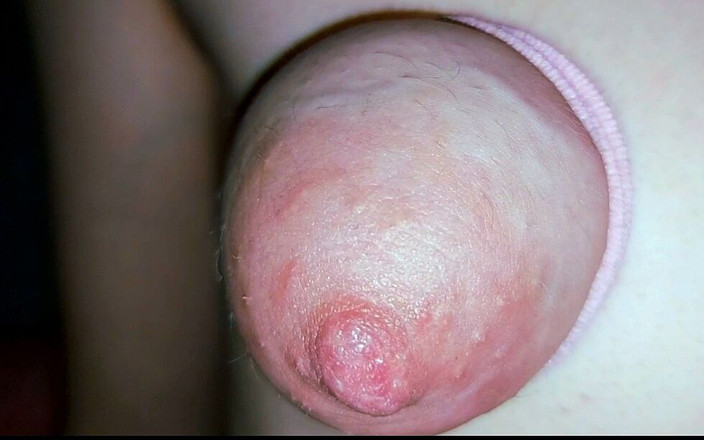 MaksDana33: Rozciąganie piersi przyrodniej siostry przyjaciela, gdy go nie ma