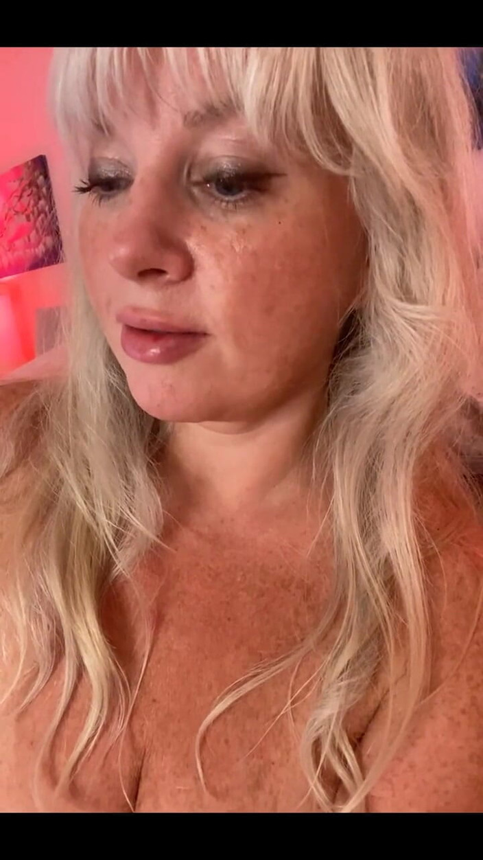 PaintedRose Taboo Femdom Fetish MILF: Bts Blå naken och tänkande röd lördag styvmamma Dommy mellan...