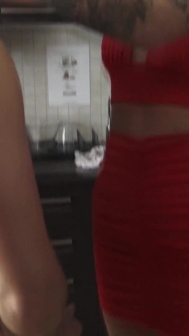 Slave Kiss Giantess Teasing (Femdom Austria)
