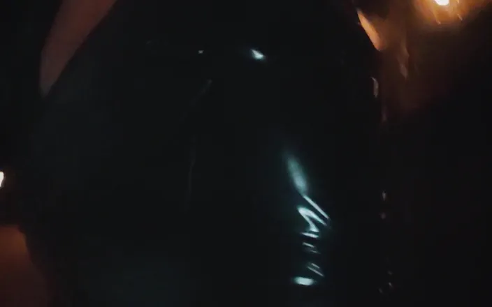 DeesseJulia: Příprava oblečení My Dungeon a Wetlook - Maitresse Julia