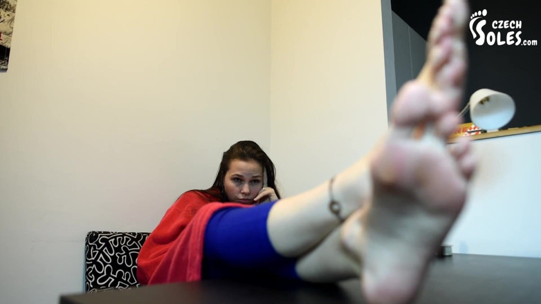 Czech Soles - foot fetish content: 素足の朝の景色がすごい