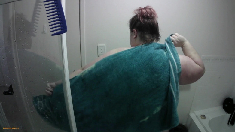 LaLaDelilah: Wet BBW shower