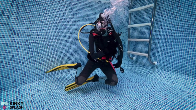 UKCuteGirl Lucy Lauren: Scuba Skills Underwater Training Session