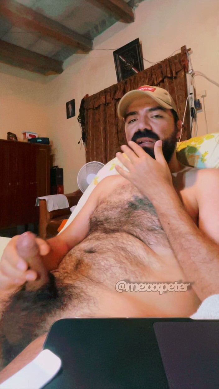 mexxxpeter: Ma Bite a Besoin Que Quelqu’un Vienne Jouer Avec!